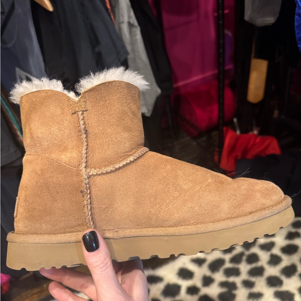 Ugg Mini Bailey Button 2 - image 5